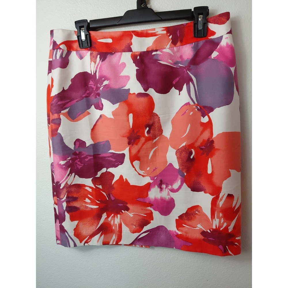 Loft Women's Skirt Size 8 Floral Pink Purple and White Cotton